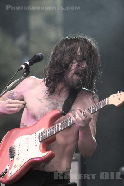 BIFFY CLYRO - 2007-08-24 - SAINT CLOUD - Domaine National - Scene de l'Industrie - Simon Alexander Neil